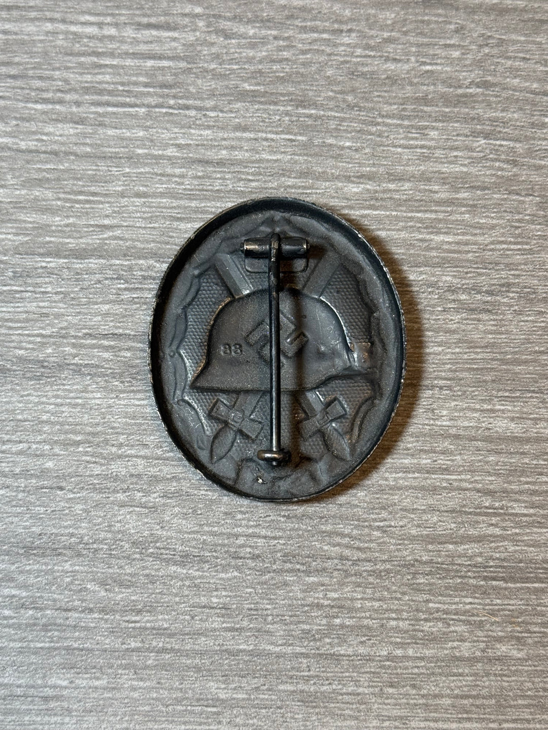 WWII German Black Wound Badge – Maker Marked “88”, Excellent Detail, Original Hardware