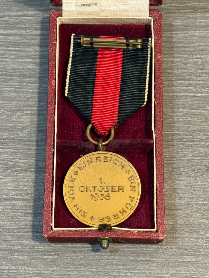 WWII German Sudetenland Medal w/ Case – 1 October 1938 – Deschler &amp; Sohn