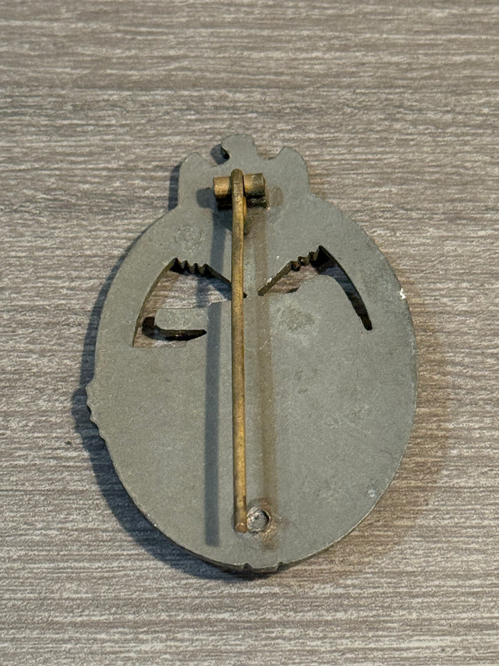 WWII German Panzer Assault Badge – Silver Grade – Original (Missing Catch)