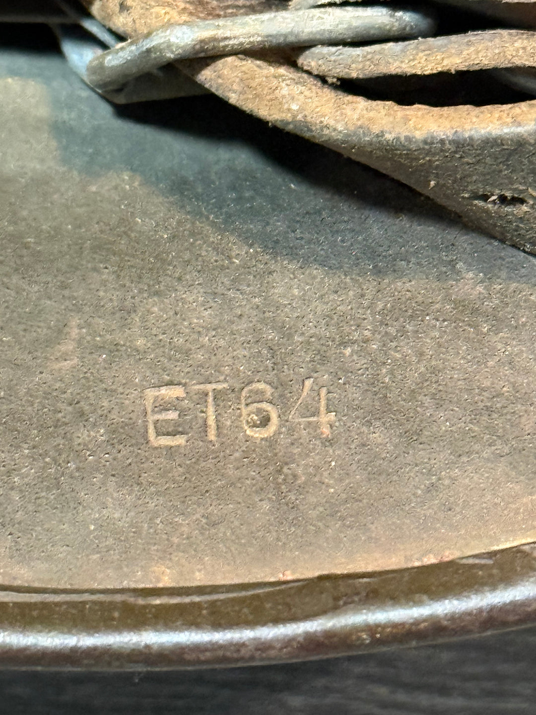 Original WWII German Kriegsmarine M40 Helmet (ET64, Complete)