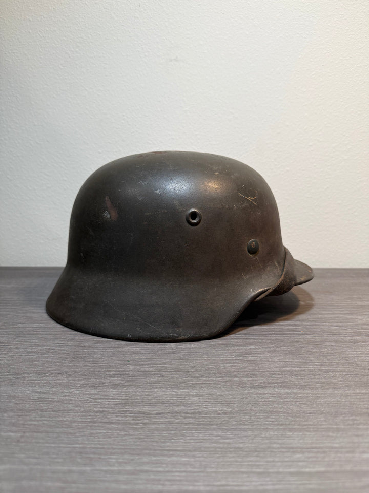 Original WWII German Kriegsmarine M40 Helmet (ET64, Complete)