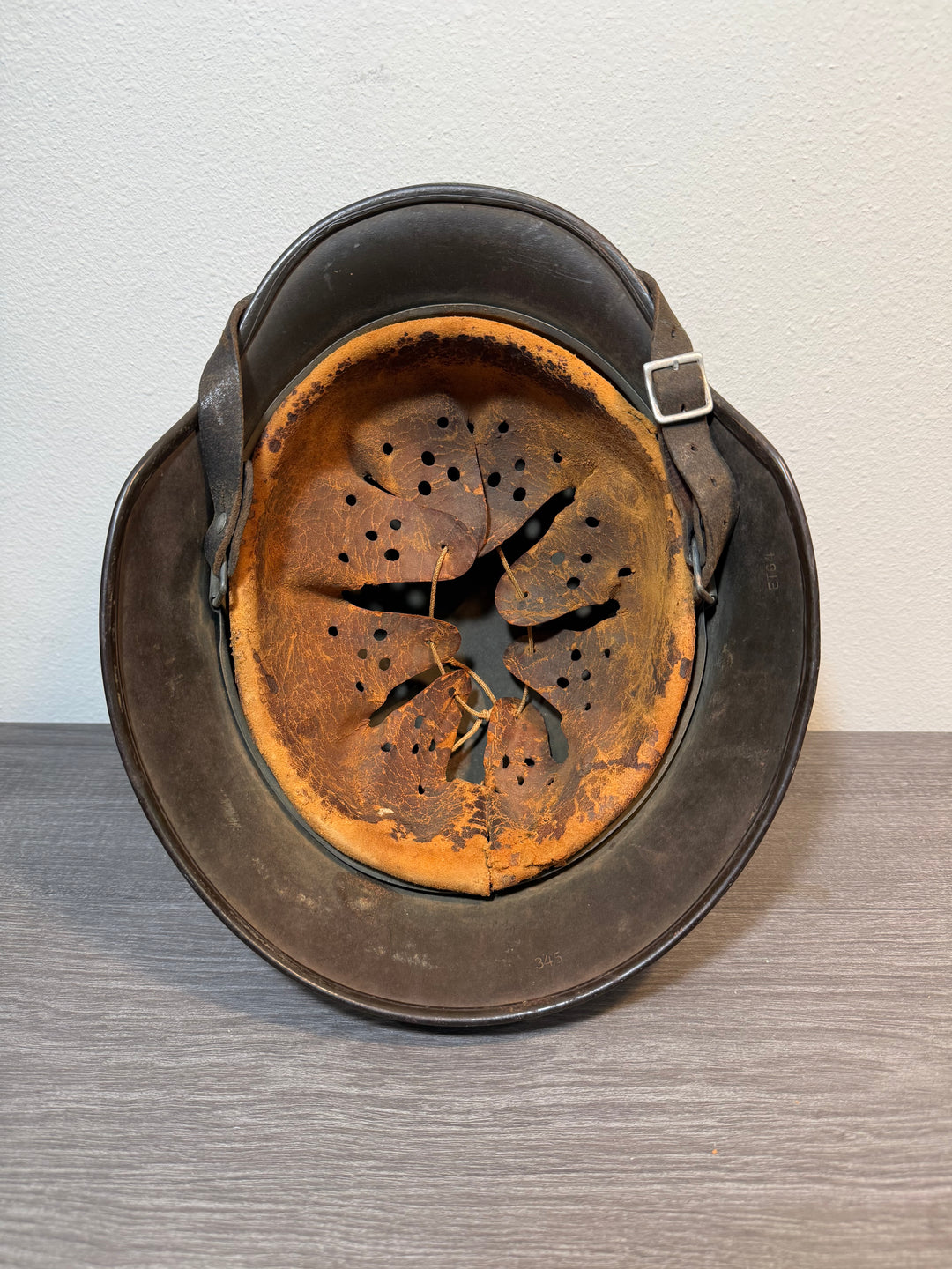 Original WWII German Kriegsmarine M40 Helmet (ET64, Complete)