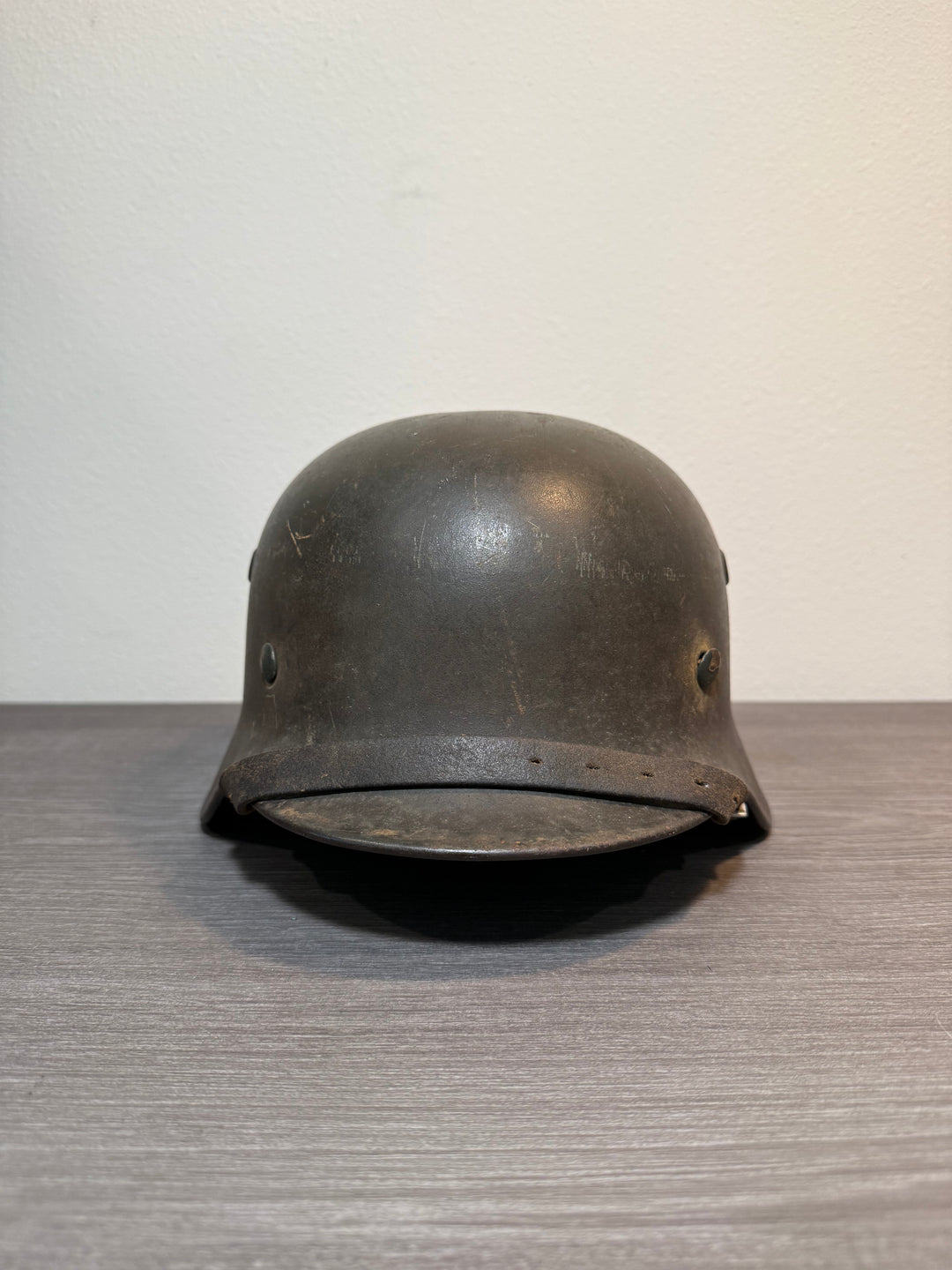 Original WWII German Kriegsmarine M40 Helmet (ET64, Complete)