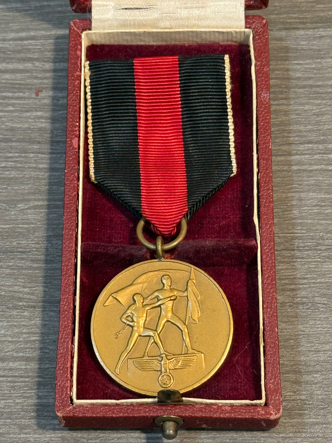 WWII German Sudetenland Medal w/ Case – 1 October 1938 – Deschler &amp; Sohn