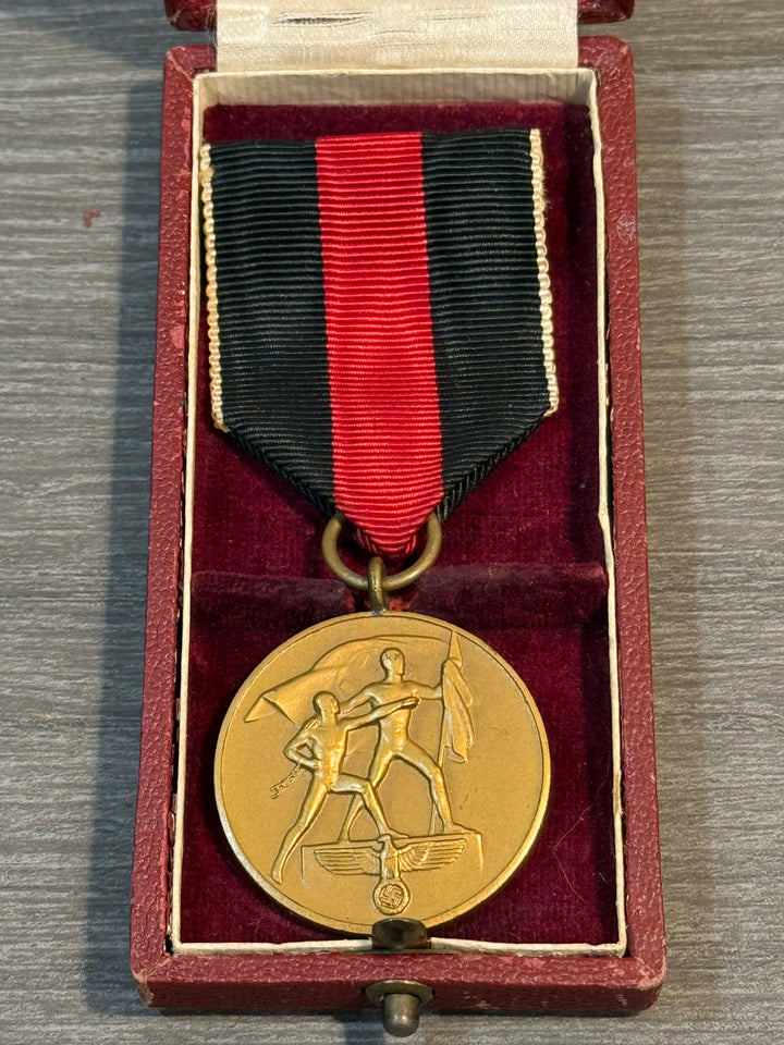 WWII German Sudetenland Medal w/ Case – 1 October 1938 – Deschler &amp; Sohn
