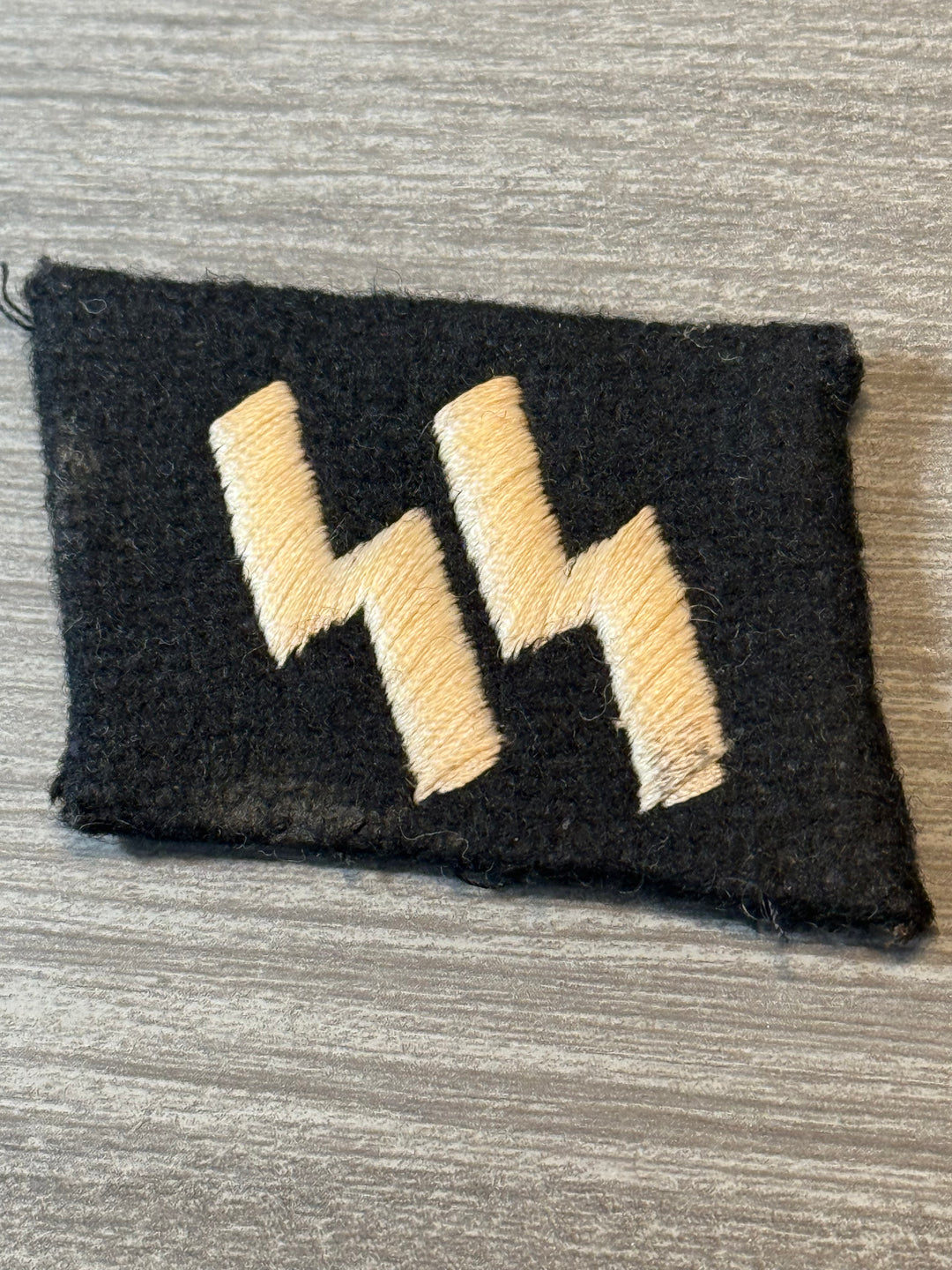 Original Waffen-SS Runic Collar Tab – Double Sig Runes – Black Wool