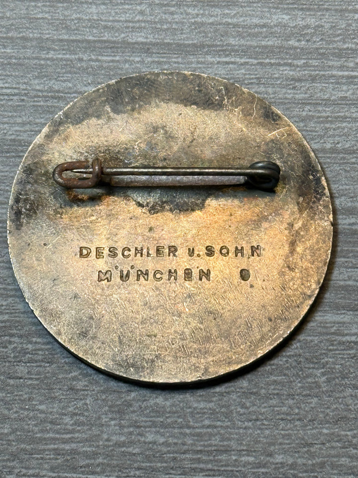 Original 1937 München Reichsnährstand Exhibition Badge – Deschler &amp; Sohn