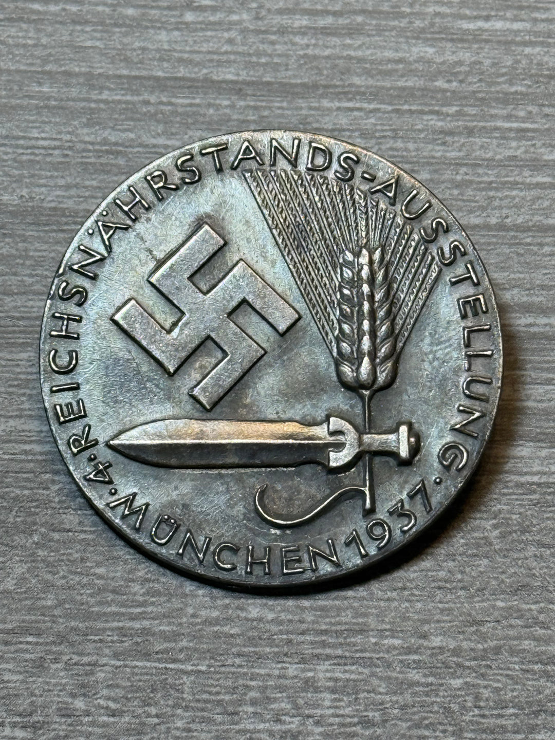Original 1937 München Reichsnährstand Exhibition Badge – Deschler &amp; Sohn