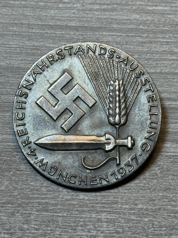 Original 1937 München Reichsnährstand Exhibition Badge – Deschler &amp; Sohn